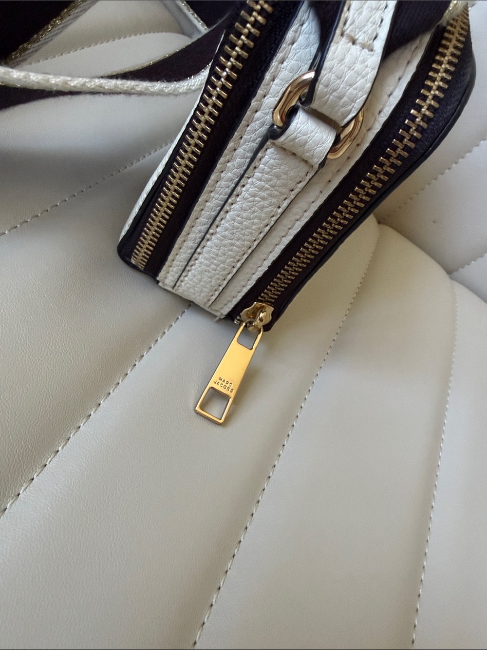 Marc Jacobs White Crossbody Camera Bag with Adjustable Strap - Picture 6 of 6